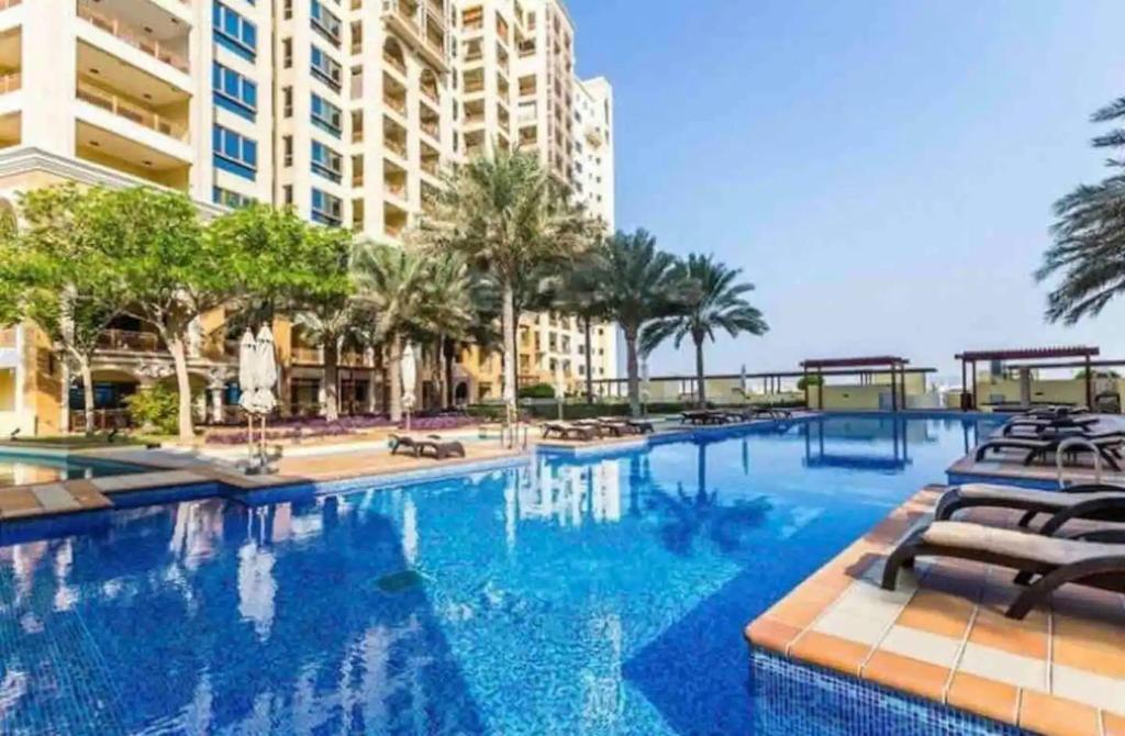 Luxurious | Fully Upgraded | Exclusive Four-Bedroom Penthouse