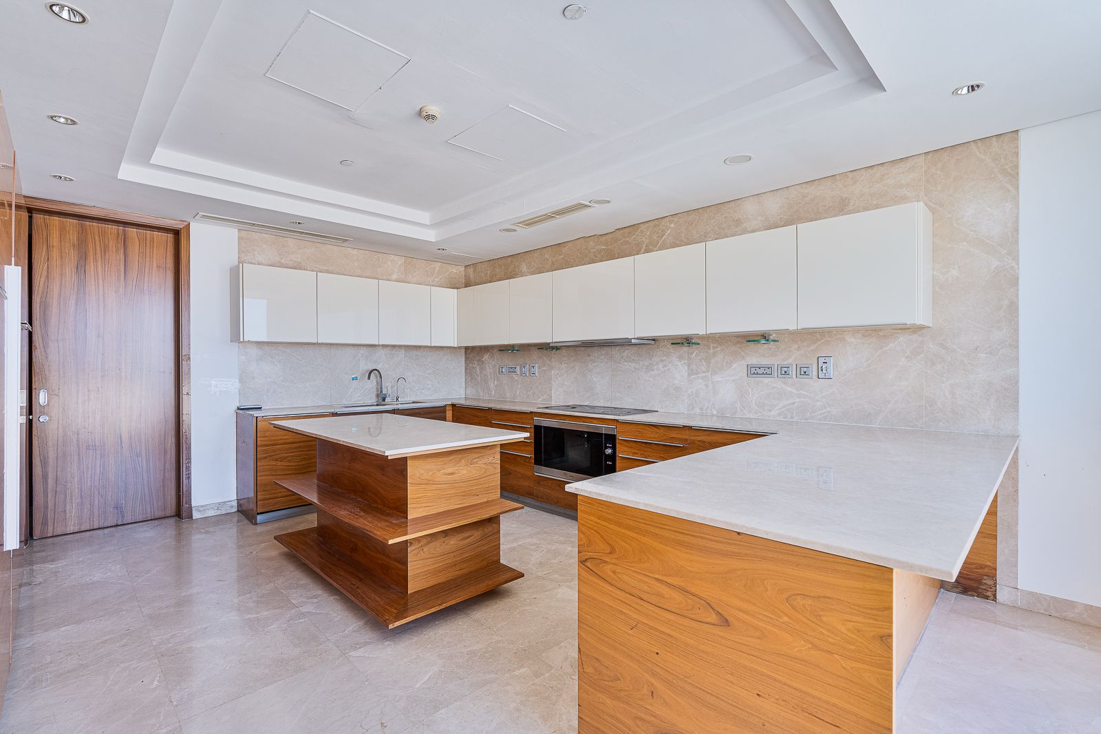 Luxurious | Fully Upgraded | Exclusive Four-Bedroom Penthouse