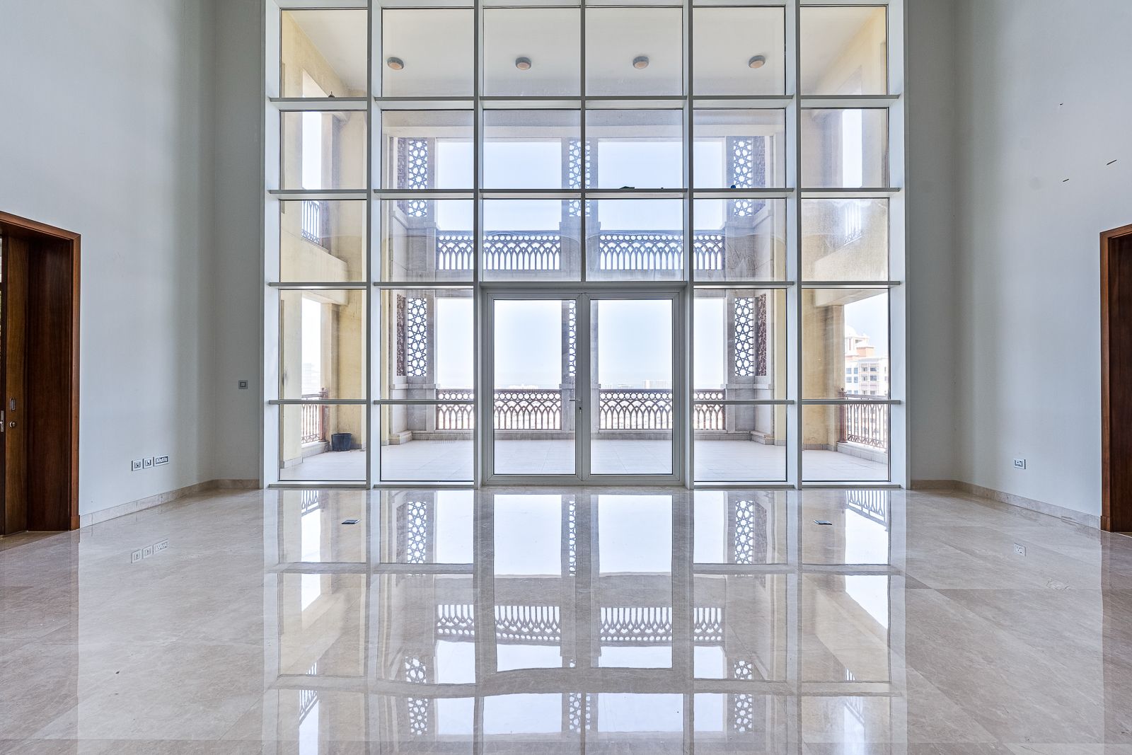 Luxurious | Fully Upgraded | Exclusive Four-Bedroom Penthouse