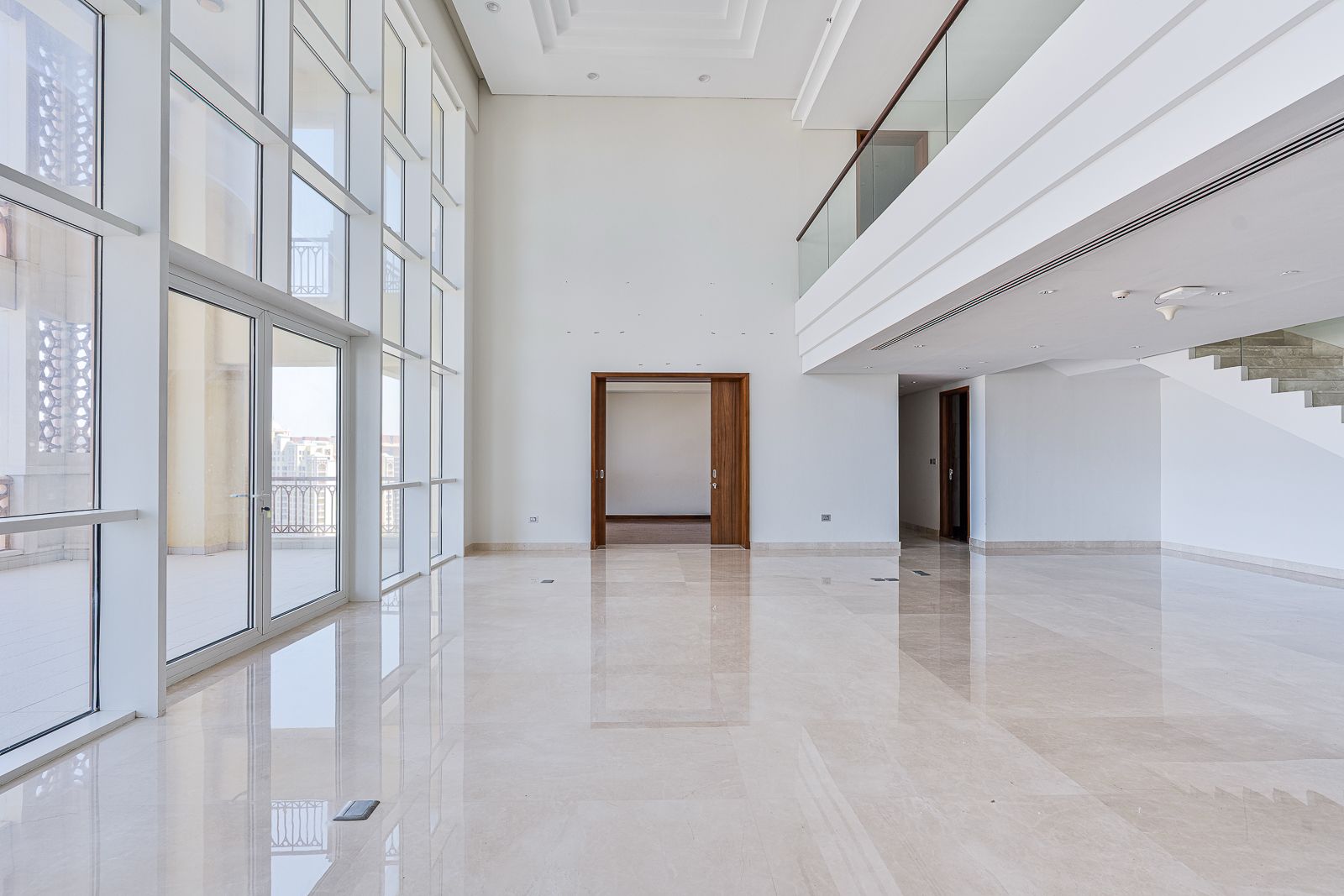 Luxurious | Fully Upgraded | Exclusive Four-Bedroom Penthouse