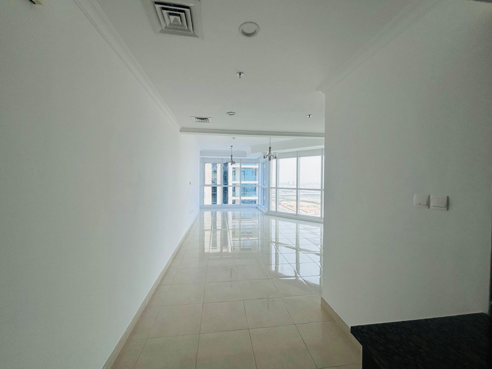 Exclusive 1-Bedroom Apartment with Unobstructed Canal Views - Ideal Location and Investment